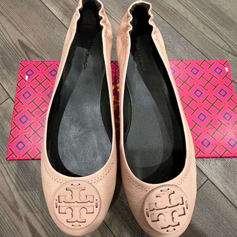 NIB Tory Burch Women's Minnie Travel Ballet with Leather Logo Pink Brick 8.5